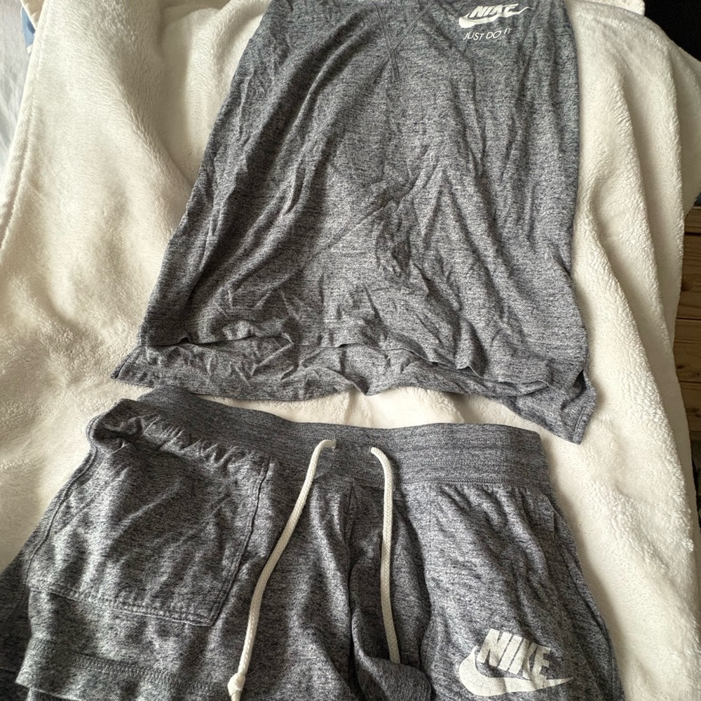 Nike Heather Gray Athletic Set